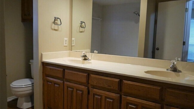 Building Photo - 4916 Timberview Dr