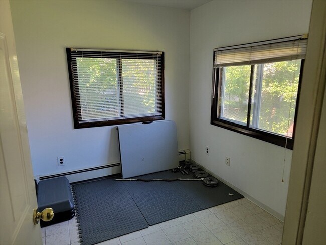 Building Photo - 49 Leslie Rd