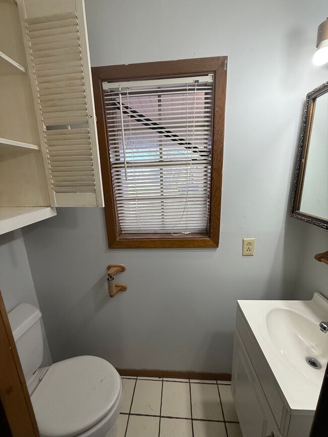 Building Photo - 4 Bed 2.5 Bath House