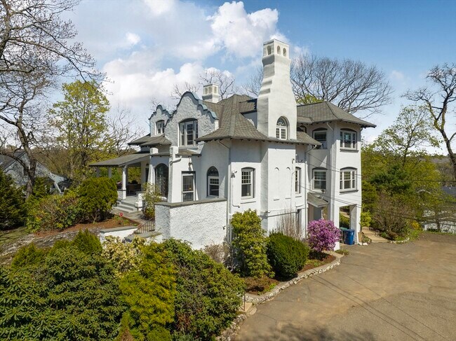 Building Photo - 52 Rockledge Rd