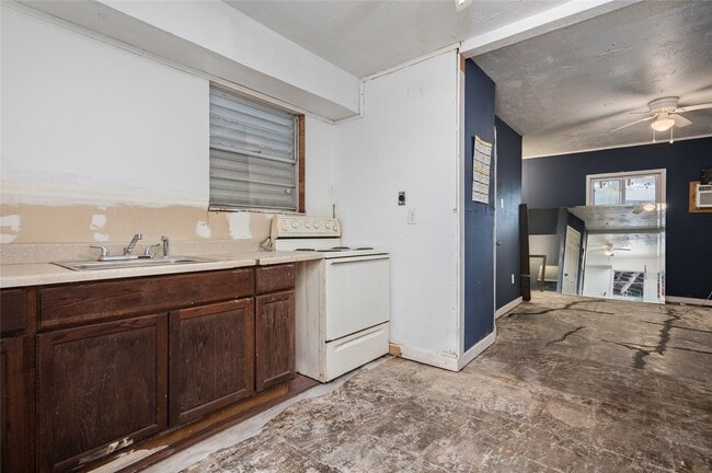 Building Photo - 1219 Park Ln