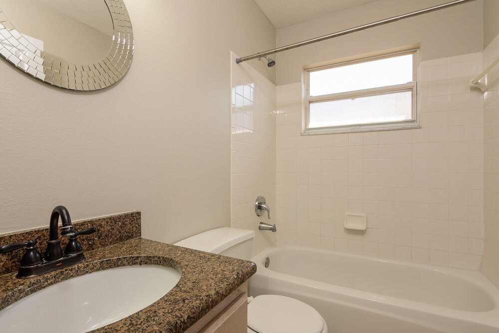 Building Photo - 535 Royal Ridge St