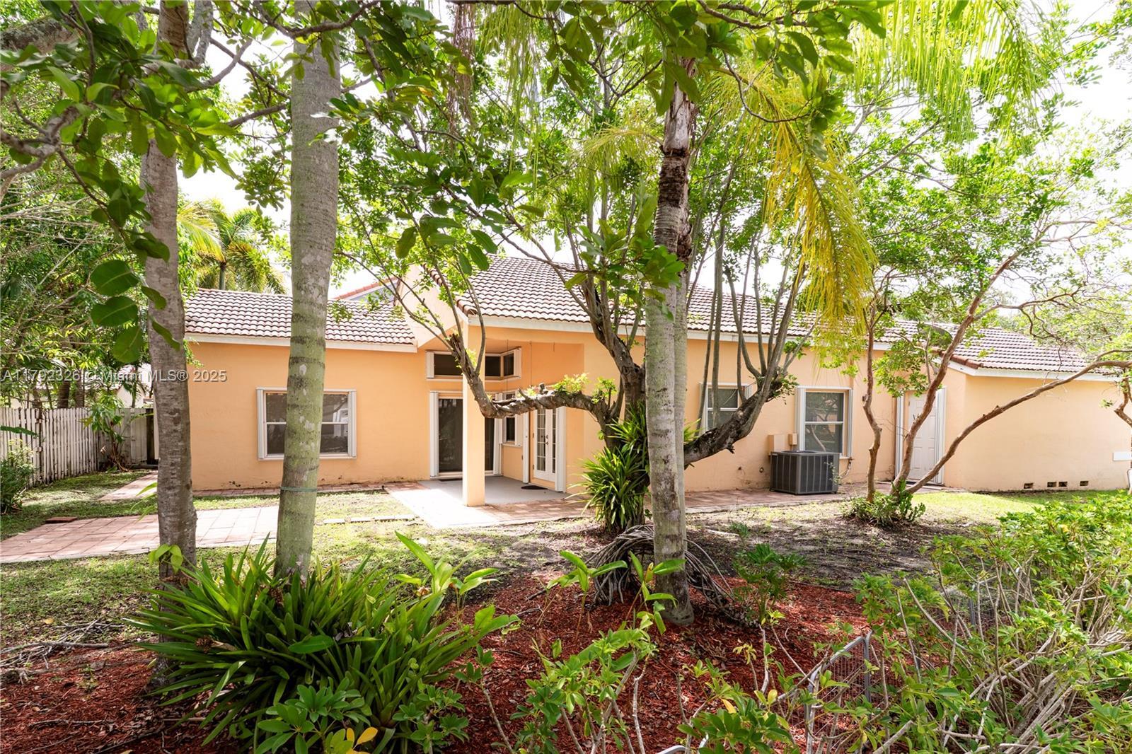 Building Photo - 719 Stanton Dr