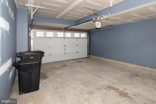 Building Photo - 517 Boxwood Ln