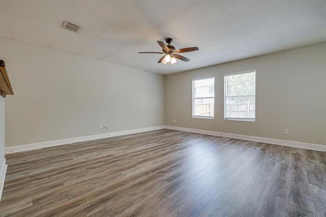 Building Photo - 14112 Esperanza Dr