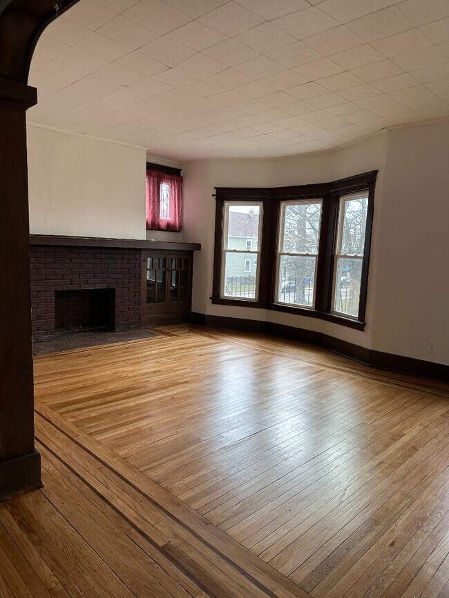 Building Photo - 252 Cumberland Ave