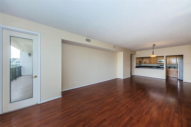 Building Photo - 8 Belleview Blvd