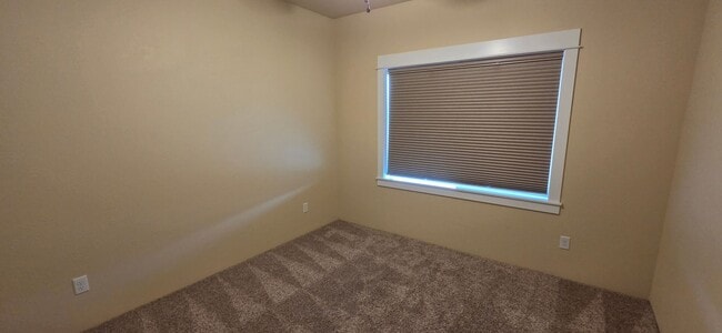 Building Photo - Beautiful & Cozy Home for Rent