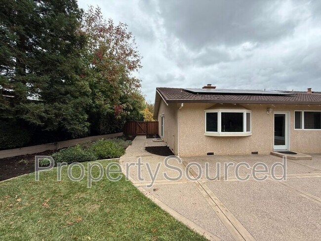 Building Photo - 1550 Naples Ct