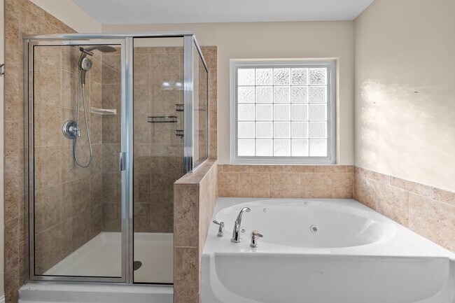 Building Photo - ***Beautiful Knightdale 4/2.5 W/ Private Pool***