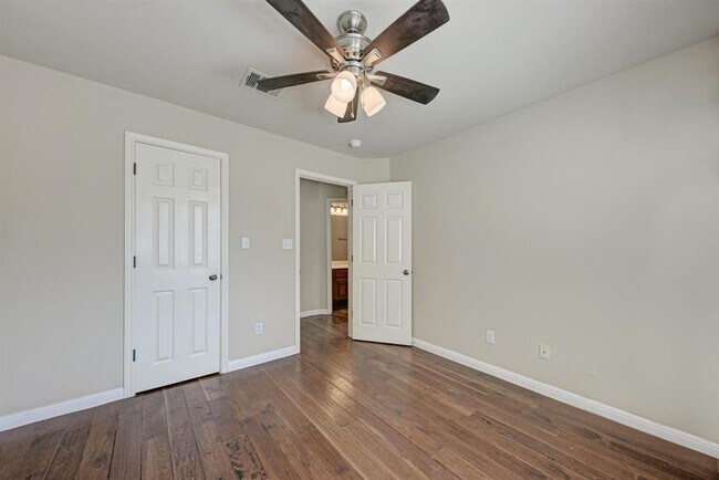Building Photo - 11128 Sandstone Trail