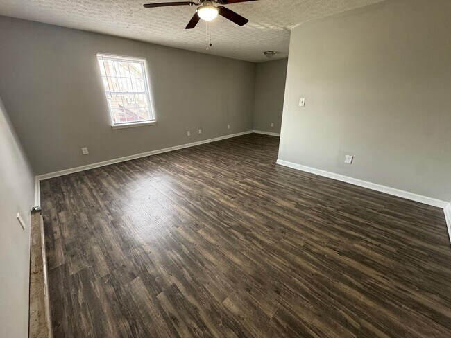 Building Photo - River Valley Apartments
