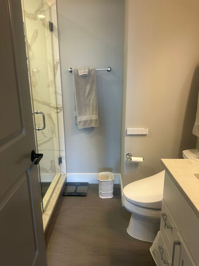 Building Photo - Modern Features Columbia Heights Neighborhood 2 Bedroom 2 Bath Condo with Balcony Pet Friendly