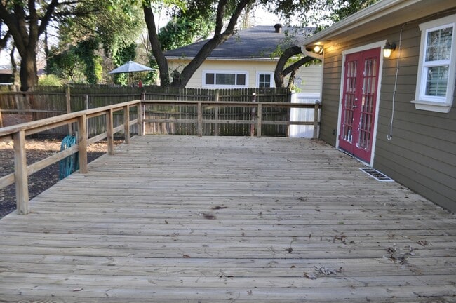 Building Photo - 1406 Moran Dr