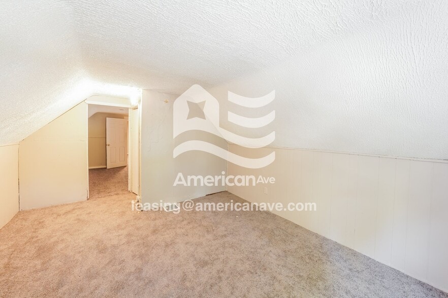 Building Photo - 167 5th St