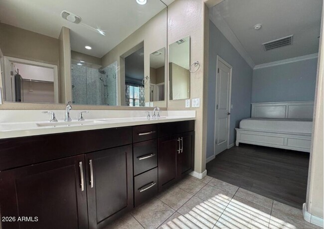 Building Photo - 287 N Jesse St