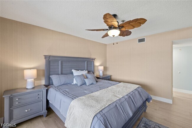 Building Photo - 3170 Matecumbe Key Rd