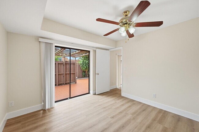 Building Photo - 8337 N Coral Cir