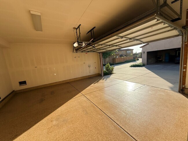 Building Photo - 1824 Wolf Canyon Loop