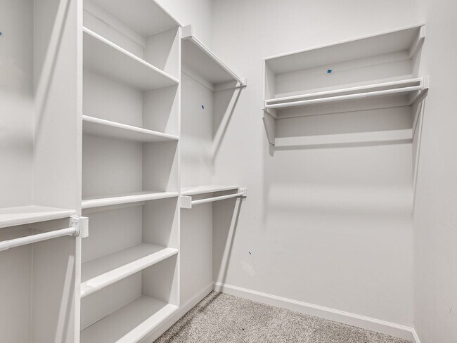 Building Photo - Newer Home in Moore!