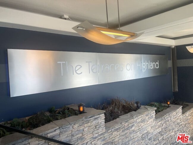 Building Photo - 1940 Highland Ave