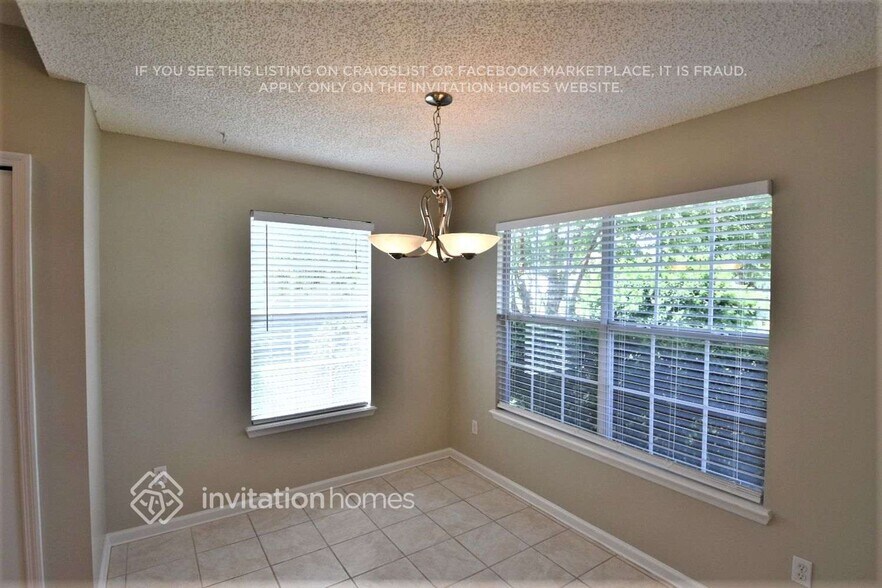 Building Photo - 316 Southlake Dr