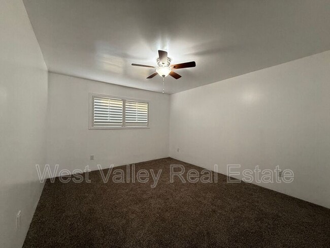 Building Photo - 543 Front St