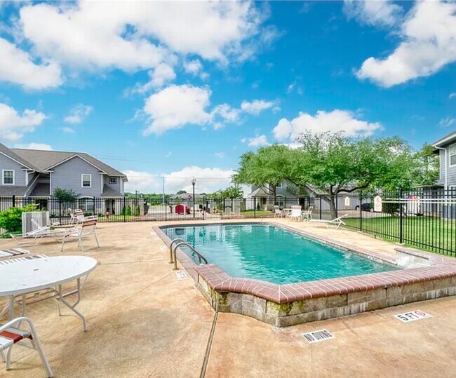 Building Photo - 1301 Canyon Creek Cir