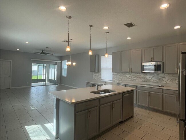 Building Photo - 32745 Coldwater Creek Loop