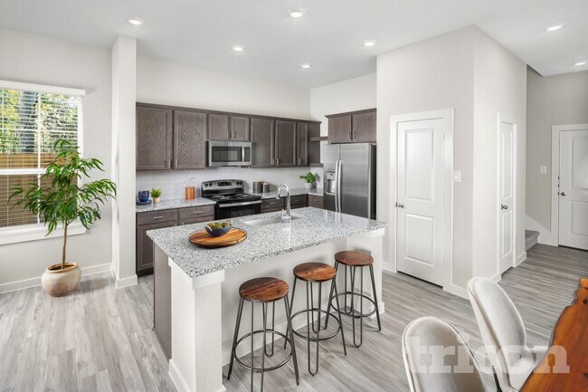 Building Photo - 9835 Willow Creek Commerce Dr