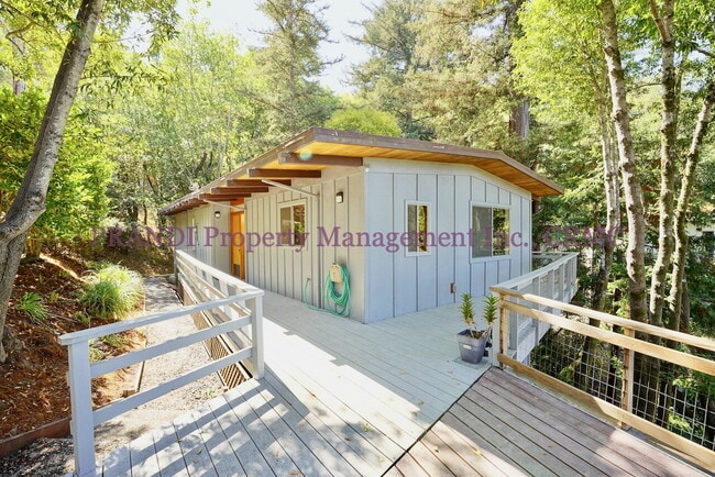Building Photo - Central San Rafael Hillside Home on Corner...