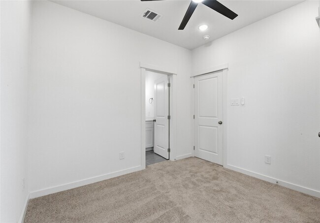 Building Photo - 4610 Providence St