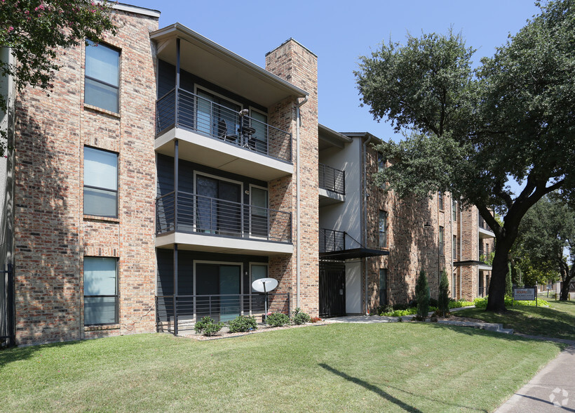 The Oaks - 4535-4545 Live Oak St Dallas TX 75204 | Apartment Finder