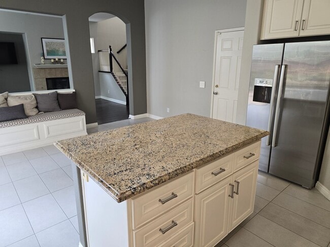 Building Photo - Nicely Updated Three Bedroom Home in Torrey Hills