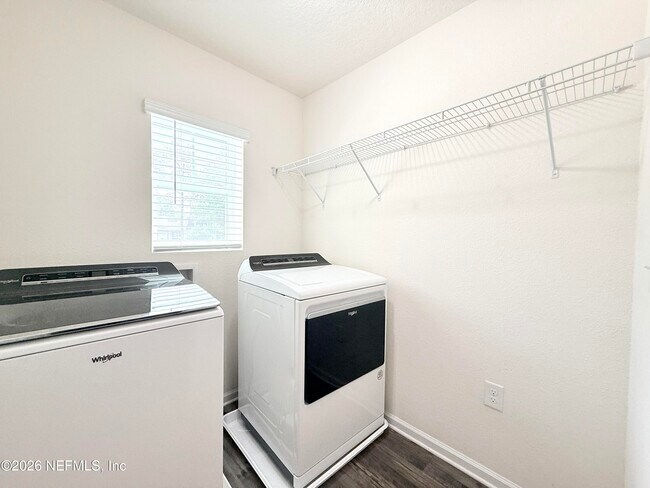 Building Photo - 7838 Meadow Walk Ln