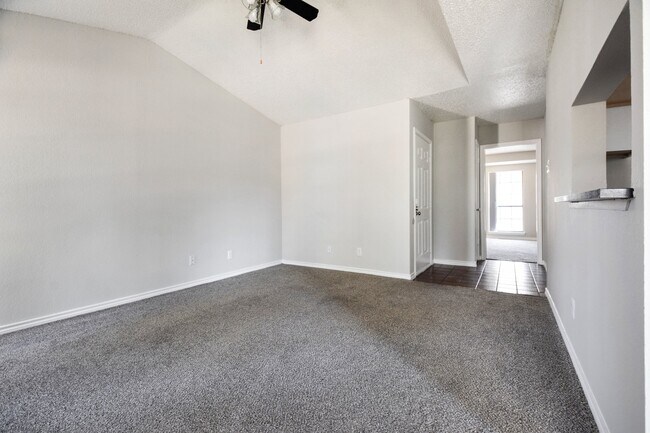 Building Photo - 3623 W Northgate Dr