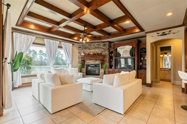 Building Photo - 22 Post Shadow Estate Dr