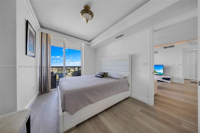 Building Photo - 1800 S Ocean Dr