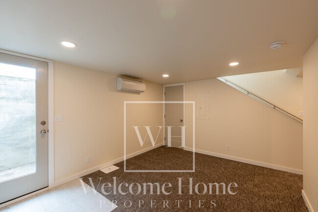 Building Photo - 521 Ankeny St