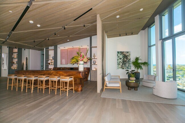 Building Photo - KOULA 2b2b1pkg Ready to Move In!