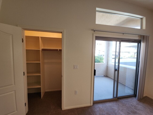 Building Photo - Beautiful 2 Bedroom / 2 Bath 1st floor Condo Unit in Sunset Cliffs.