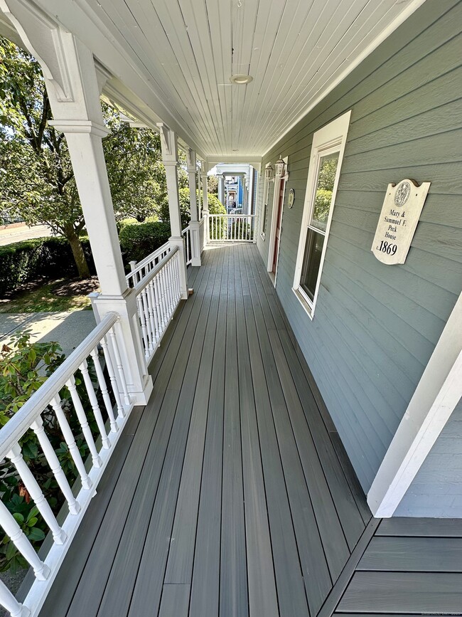 Building Photo - 10 Haviland St