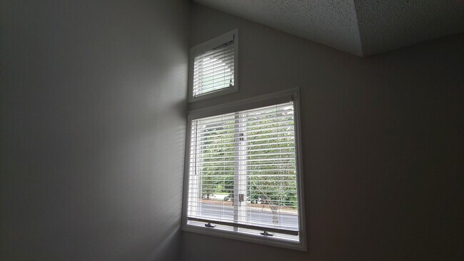 Building Photo - 306-F N Lindell Rd