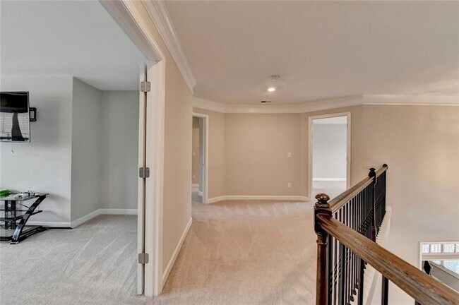 Building Photo - 5525 Nesmith Ct