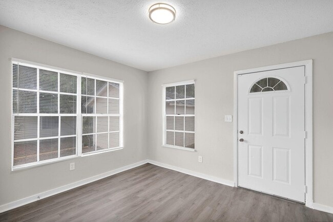 Building Photo - 6418 Sapphire Dr