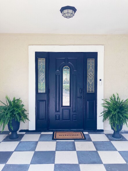 Building Photo - 405 North Blvd W