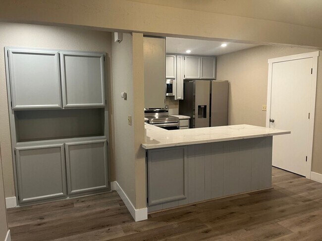 Building Photo - 1720 Kent St