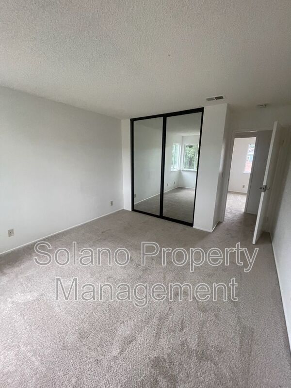 Building Photo - 1816 Shirley Dr