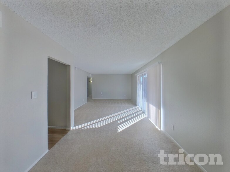 Building Photo - 1013 W Anderson Dr