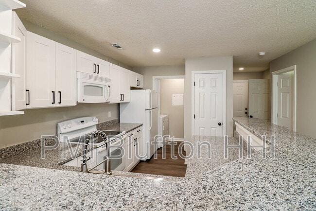 Building Photo - 100 Kensington Blvd